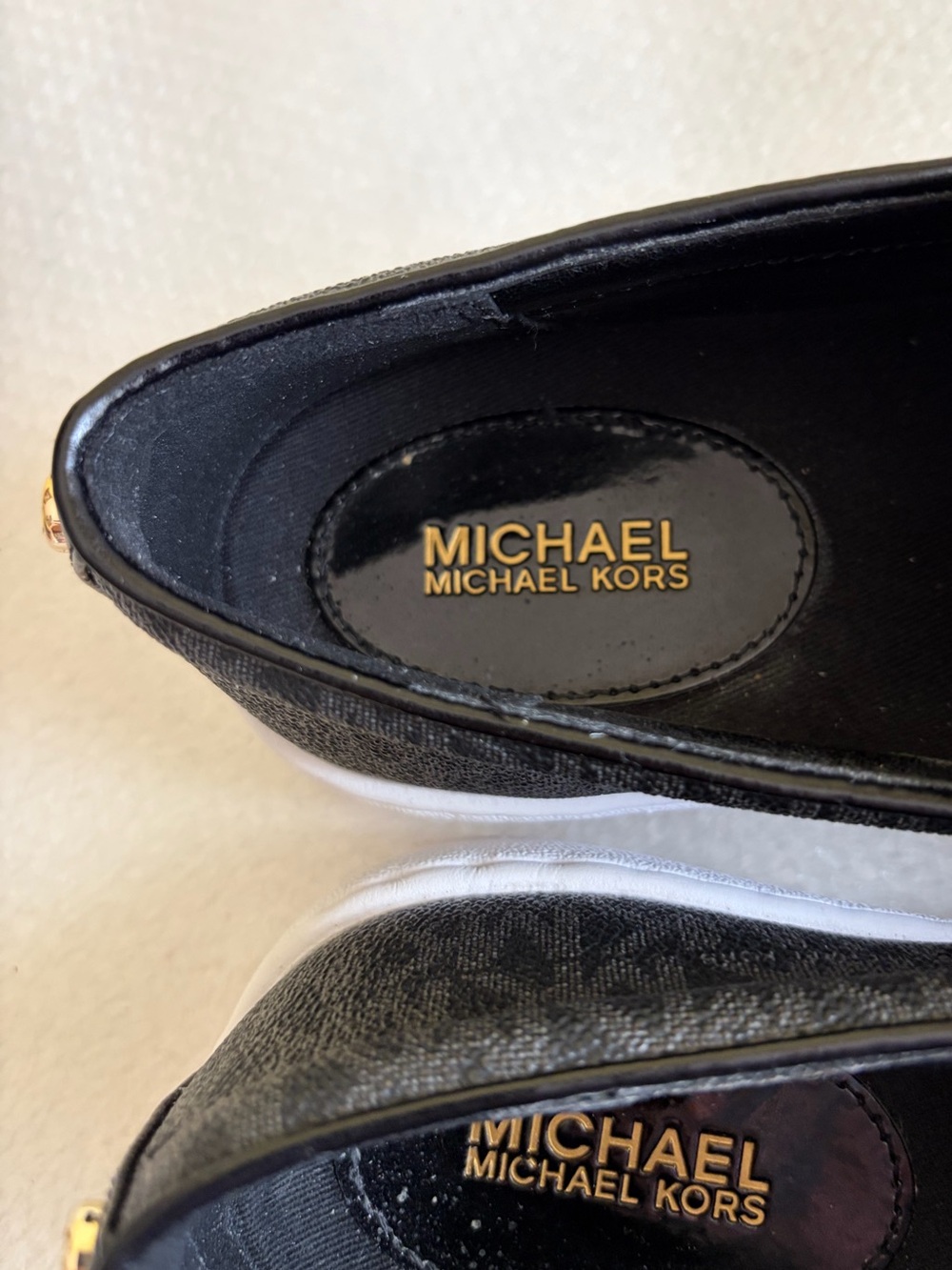 Michael Kors Women’s Black & White Slip-On Logo Casual Sneakers Sz 7.5 - Picture 5 of 7